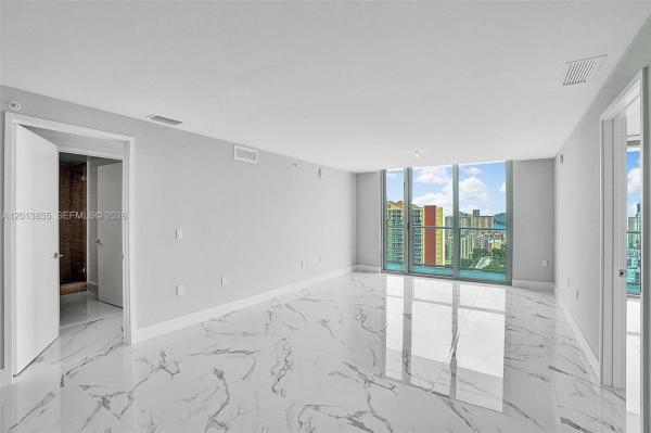Parque Towers, 330 Sunny Isles Blvd #5-2205, Sunny Isles Beach, Florida 33160, image 2