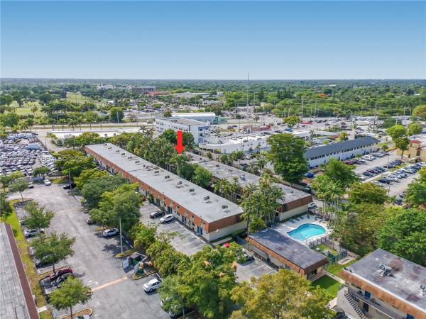 Coral Reef Townhouses, 15385 S Dixie Hwy #4, Palmetto Bay, Florida 33157, image 1