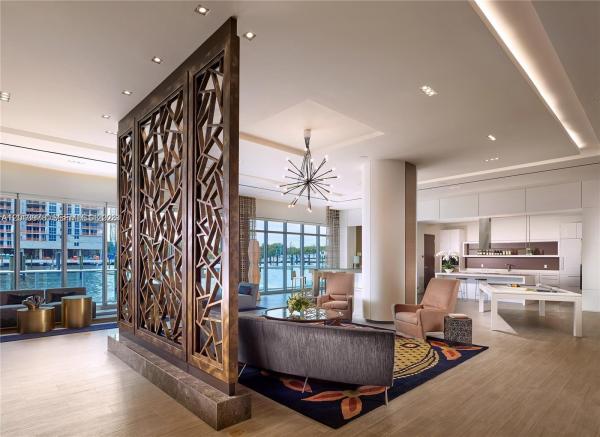 North Miami Beach, Florida 33160, image 1