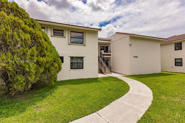 10833 NW 7th St #10-22, Miami, Florida 33172, image 1