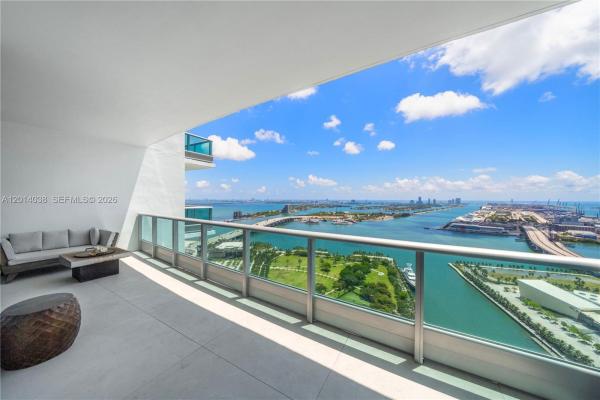 900 Biscayne Bay, 900 Biscayne Blvd #4202, Miami, Florida 33132, image 3