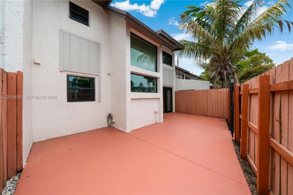 6929 SW 110th Ave, Unincorporated Dade County, Florida 33173, image 1