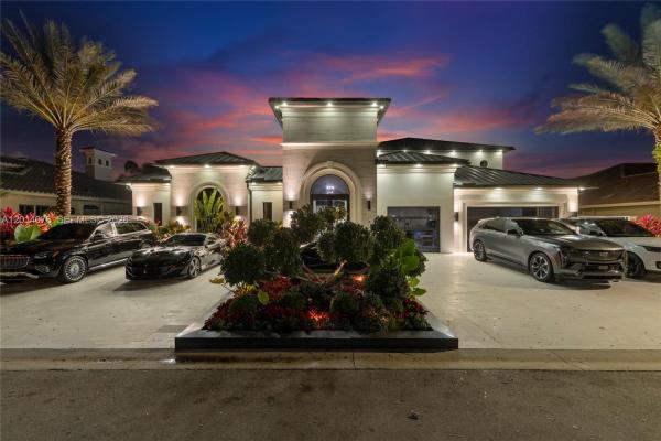 The Enclave, 541 E Enclave Cir E, Pembroke Pines, Florida 33027, image 1