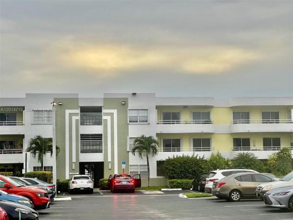 10755 SW 108th Ave #302, Unincorporated Dade County, Florida 33176, image 1