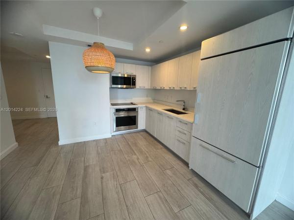 Brickell Heights East, 45 SW 9th St #1104, Miami, Florida 33130, image 2