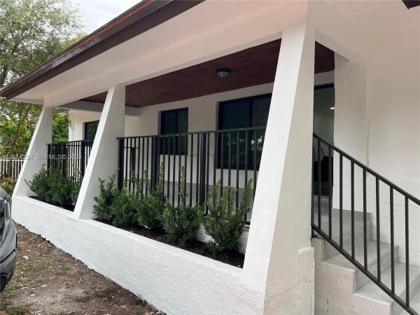 Calvert Manors, 6150 SW 16th St, West Miami, Florida 33155, image 1