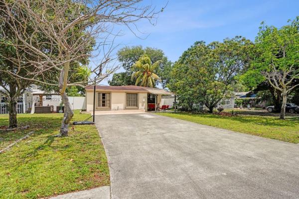 Fulford By The Sea, 1379 NE 177th St, North Miami Beach, Florida 33162, image 1