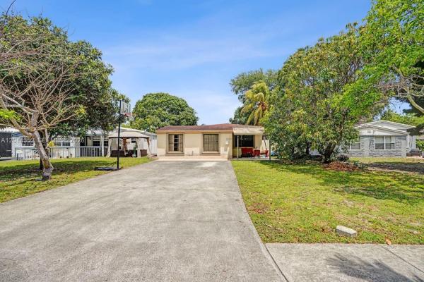 Fulford By The Sea, 1379 NE 177th St, North Miami Beach, Florida 33162, image 2