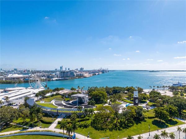 Vizcayne South, 253 NE 2nd St #424, Miami, Florida 33132, image 1