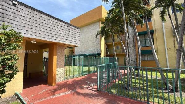 Las Estrellas, 606 W 81st St #316, Hialeah, Florida 33014, image 1