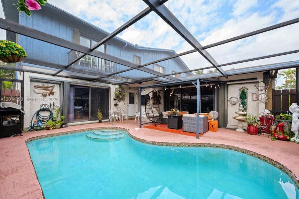 4582 Holly Lake Dr, Lake Worth, Florida 33463, image 1