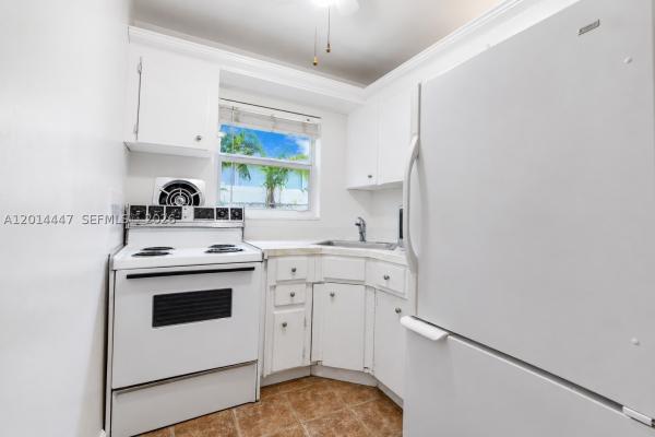Gateway Arms, 1900 NE 8th Ct #105, Fort Lauderdale, Florida 33304, image 3