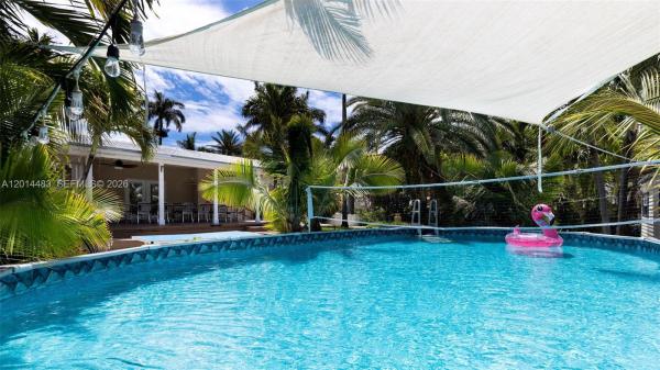 Hollywood Lakes, 701 Hollywood Blvd, Hollywood, Florida 33019, image 2