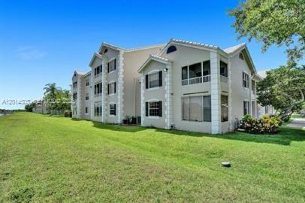 LakeView Club, 2871 N Oakland Forest Dr #210, Oakland Park, Florida 33309, image 2
