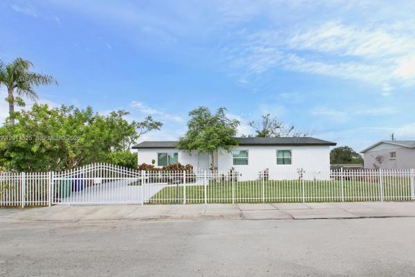 22114 SW 113th Pl, Unincorporated Dade County, Florida 33170, image 2