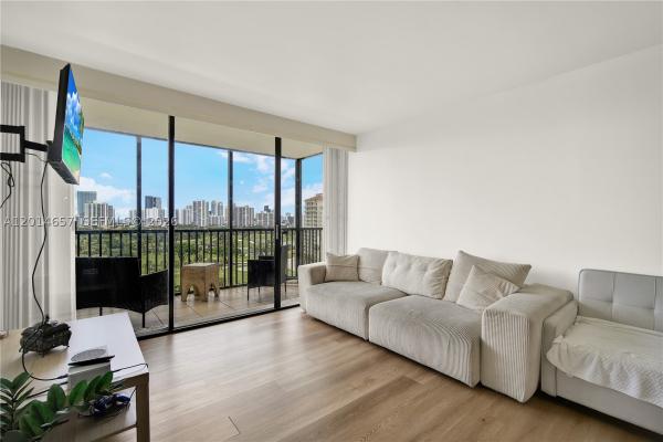 Coronado Tower 1, 20335 W Country Club Dr #1608, Aventura, Florida 33180, image 1
