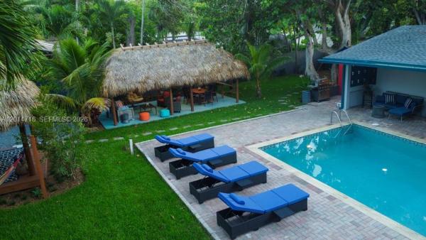 Irons Manor, 936 NE 128th St, North Miami, Florida 33161, image 1
