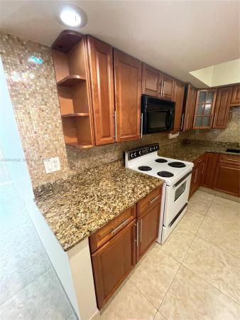 De Soto Park South, 2000 Atlantic Shores Blvd #118, Hallandale Beach, Florida 33009, image 1