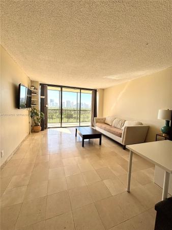 Coronado Tower 2, 20301 W Country Club Dr #1025, Aventura, Florida 33180, image 3
