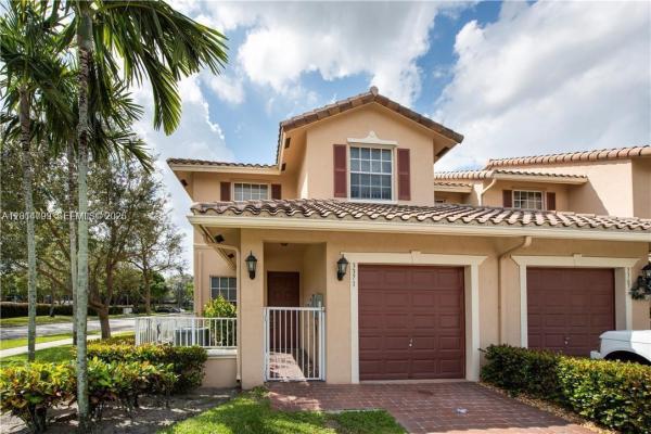 Rolling Hills Golf And Tennis Club, 3371 Lakeside Dr #27, Davie, Florida 33328, image 1