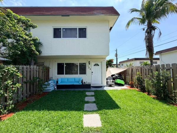 1500 NE 151st St #104, Unincorporated Dade County, Florida 33161, image 1