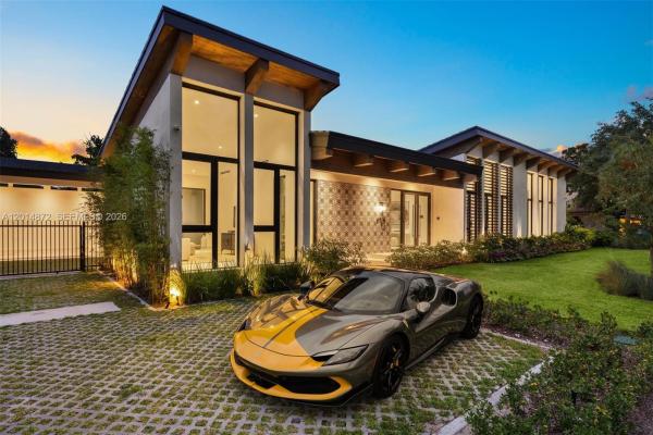 Riviera, 6716 San Vicente St, Coral Gables, Florida 33146, image 1