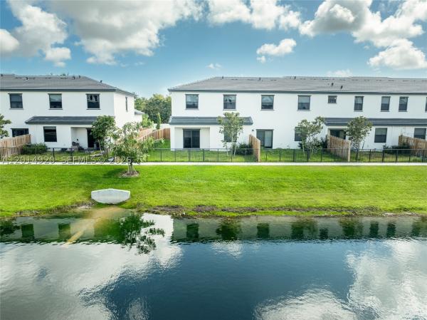 4981 Peacock Way #5838, Dania Beach, Florida 33312, image 2