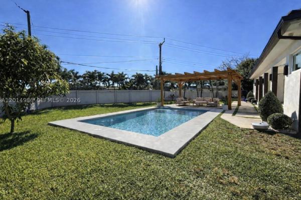 5815 SW 107th Pl, Unincorporated Dade County, Florida 33173, image 2