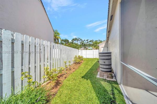 Savannah Falls, 941 Briar Ridge Rd, Weston, Florida 33327, image 3