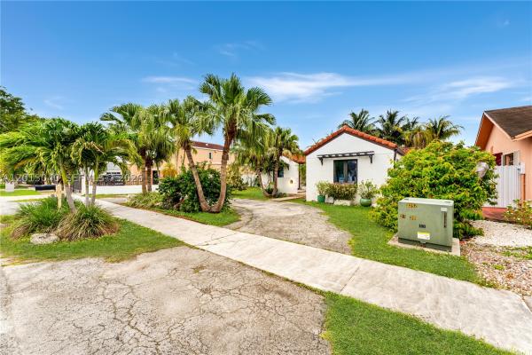 231 SW 136th Ave, Unincorporated Dade County, Florida 33184, image 1