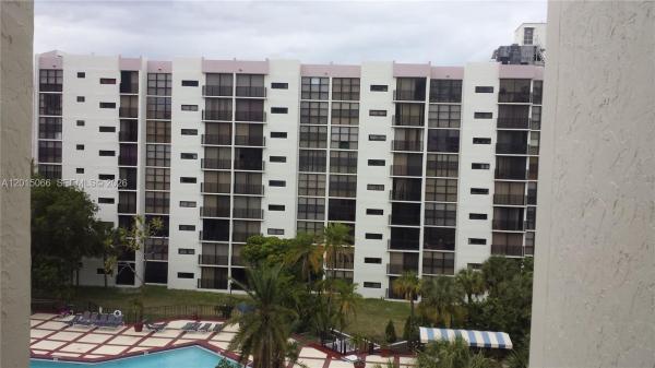 Plaza Of The Americas, 16909 N Bay Rd #914, Sunny Isles Beach, Florida 33160, image 1