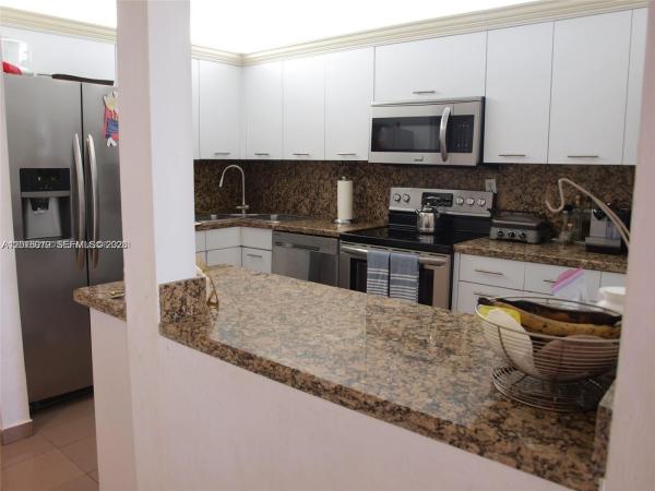 Brickell Place, 1901 Brickell Ave #B2104, Miami, Florida 33129, image 1