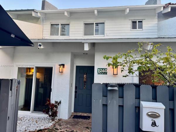 Colee Hammock, 1260 SE 2nd St, Fort Lauderdale, Florida 33301, image 1