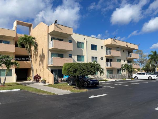 10300 SW 24th St #B-33, Unincorporated Dade County, Florida 33165, image 1