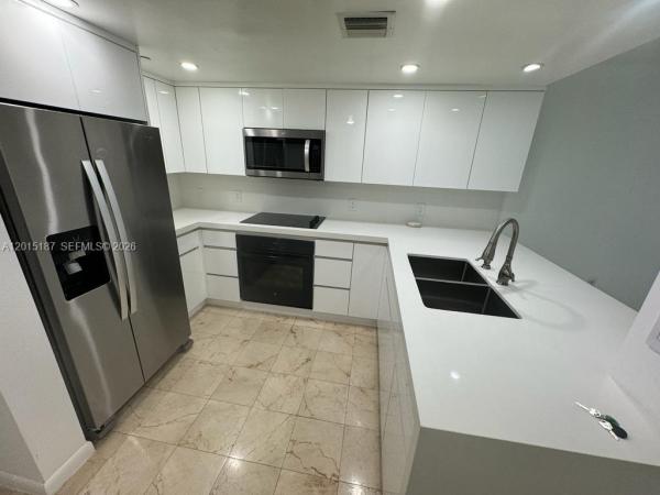 Skyline On Brickell, 2101 Brickell Ave #1003, Miami, Florida 33129, image 1