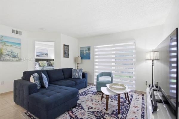 The Palms Of Pembroke, 400 W Palm Cir #102, Pembroke Pines, Florida 33025, image 1