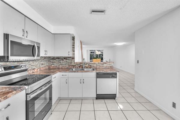 San Remo, 810 Sorrento Dr #2, Weston, Florida 33326, image 2