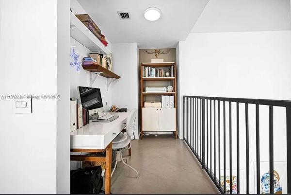 Met 1, 300 S Biscayne Blvd #L-1232, Miami, Florida 33131, image 1