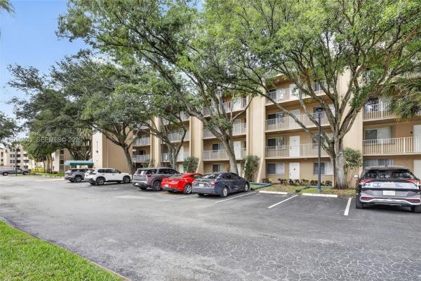 Tangerine Of Pine Island Ridge, 9470 Tangerine Pl #105, Davie, Florida 33324, image 1