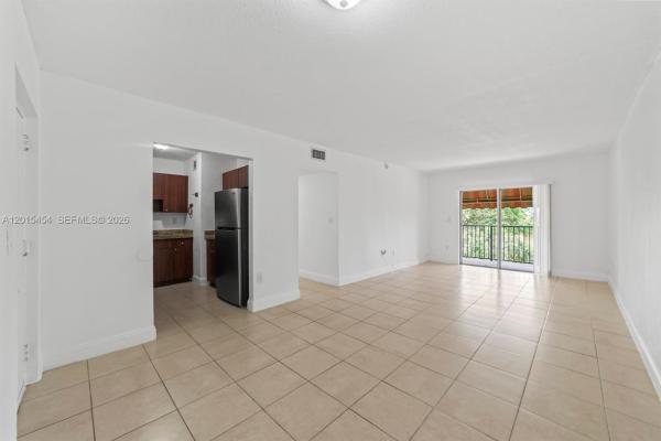 Bella Venezia, 525 W 69th St #306, Hialeah, Florida 33014, image 2