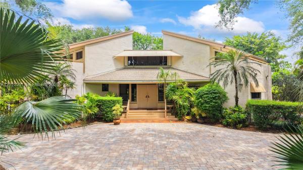 8875 SW 110th St, Unincorporated Dade County, Florida 33176, image 1
