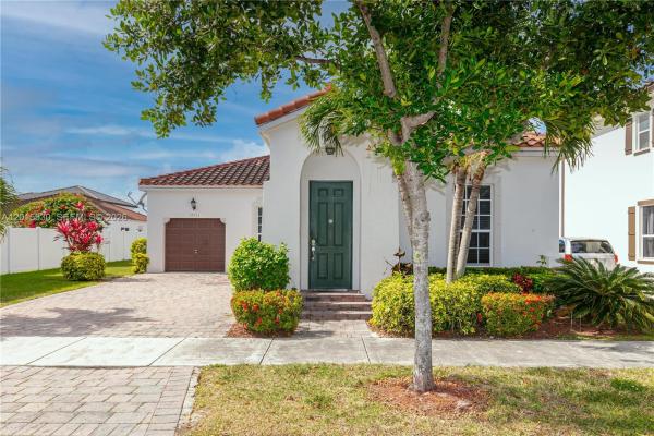 17031 SW 92nd St, Unincorporated Dade County, Florida 33196, image 1