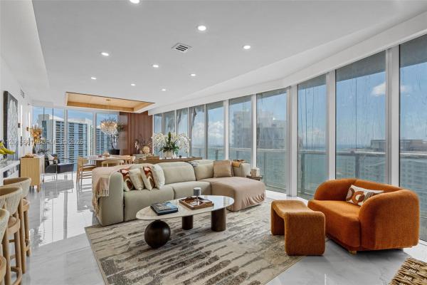 Icon Brickell Tower 1, 465 Brickell Ave #3301, Miami, Florida 33131, image 1