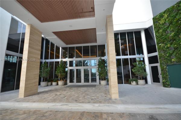 The Harbour South Tower, 16385 Biscayne Blvd #518, North Miami Beach, Florida 33160, image 1