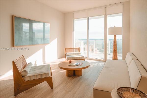 275 SW 6th St #5303, Miami, Florida 33130, image 1