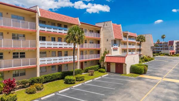 Oriole Golf & Tennis Club 2, 1020 Country Club Dr #405, Margate, Florida 33063, image 1