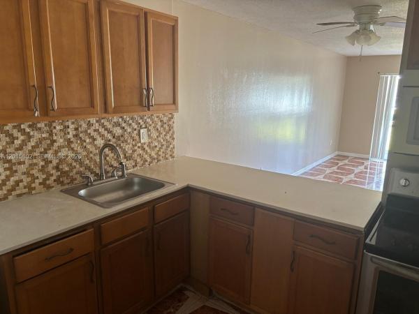 15205 NE 6th Ave #D111, Unincorporated Dade County, Florida 33162, image 2