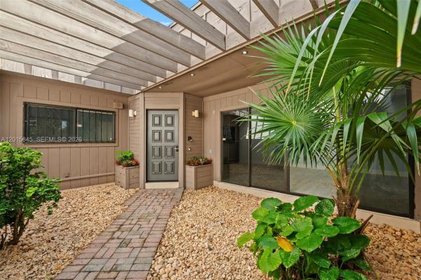 7366 SW 105th Pl, Unincorporated Dade County, Florida 33173, image 1