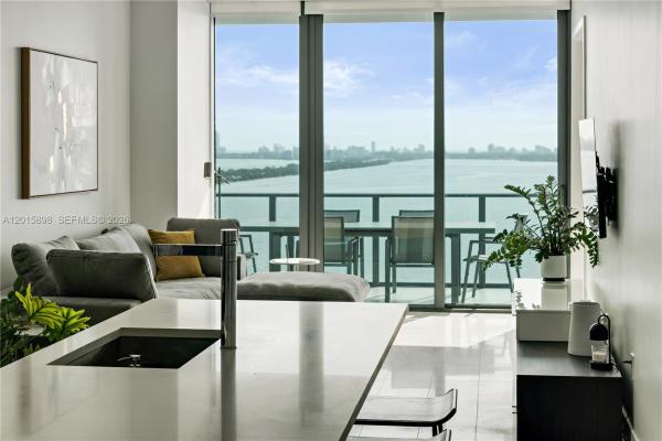 Gran Paraiso, 480 NE 31st St #1802, Miami, Florida 33137, image 2