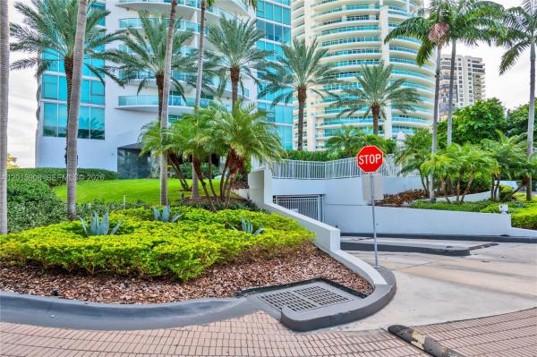 Skyline On Brickell, 2101 Brickell Ave #2708, Miami, Florida 33129, image 1